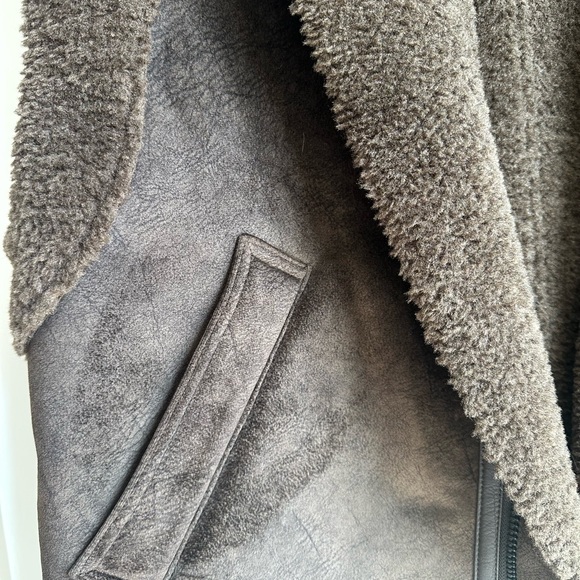 Frye Brown Shearling Vest - Picture 3 of 6